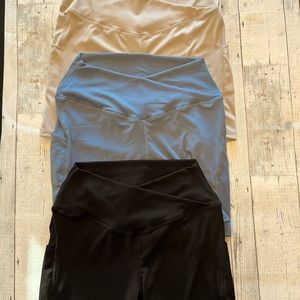 3 Pcs Women Cross Waist Ribbed Workout Shorts with Pockets